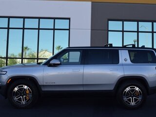 2024 Rivian R1S QM Large, серебристый, 12987855 рублей, вид 2