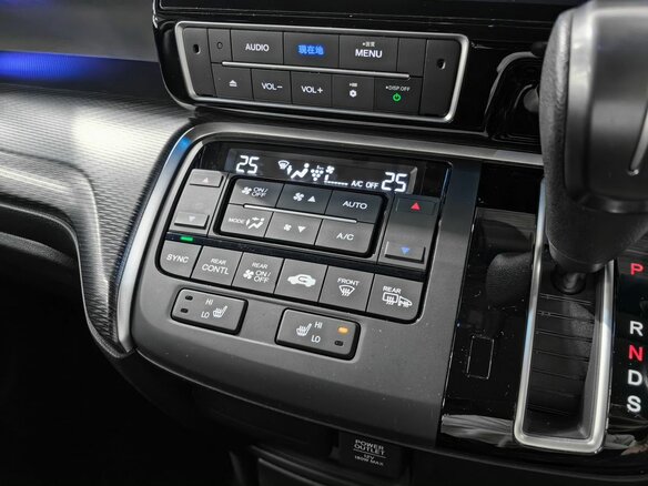 2020 Honda Stepwgn Spada V Рестайлинг, серый, 2700000 рублей - вид 20