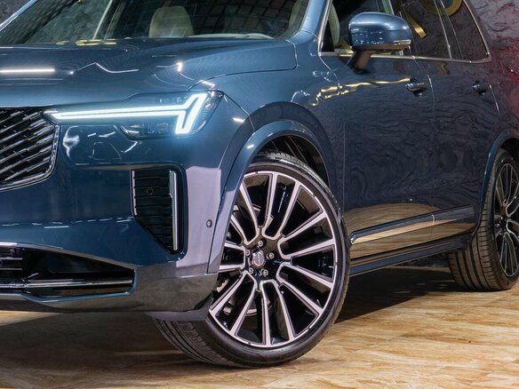 2026 Volvo XC90 B5 II Рестайлинг 2, синий, 10800000 рублей - вид 4