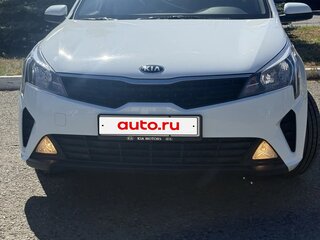 2020 Kia Rio IV Рестайлинг, белый, 1271000 рублей, вид 2
