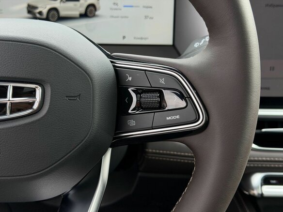 2026 Geely Monjaro I Рестайлинг 2 (China Market), зелёный, 4200000 рублей - вид 24