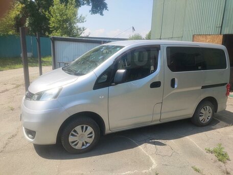 2015 Nissan NV200, серебристый, 1100000 рублей, вид 4