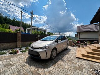 2019 Toyota Prius Alpha I (ZVW40/41) Рестайлинг, серебристый, 2000000 рублей, вид 1