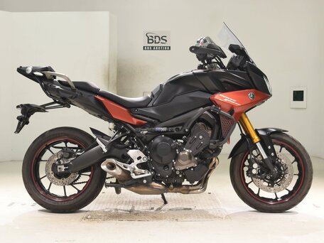 2020 Yamaha MT-09 Tracer (FJ-09), красный, 900000 рублей, вид 5