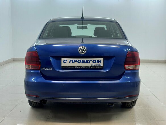 2017 Volkswagen Polo V Рестайлинг, синий - вид 2
