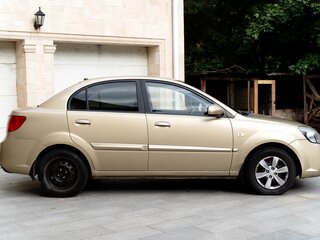 2010 Kia Rio II Рестайлинг, бежевый, 400000 рублей, вид 5
