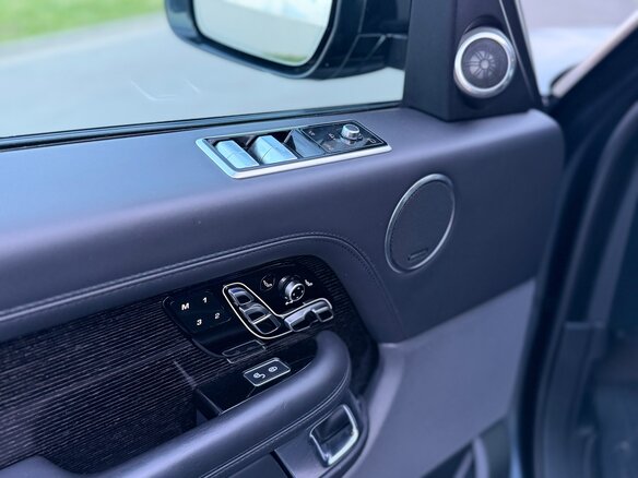 2019 Land Rover Range Rover IV Рестайлинг, серый, 6890000 рублей - вид 22