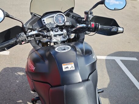 2011 Triumph Tiger 1050, серый, 450000 рублей, вид 3
