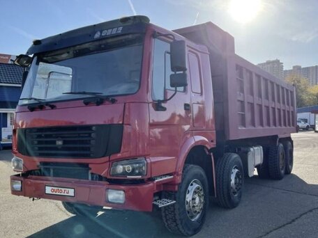 2007 Sinotruk Howo ZZ3327, красный, 2200000 рублей, вид 5