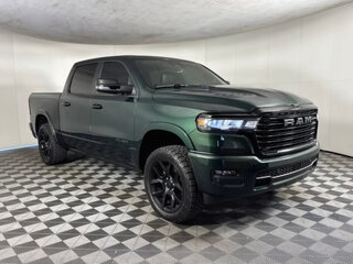 2026 Ram 1500 Crew Cab eTorque V Рестайлинг, зелёный, 8970672 рублей, вид 3