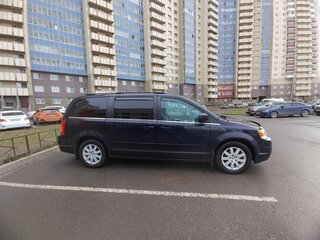 2010 Chrysler Town & Country V, синий, 1220000 рублей, вид 4
