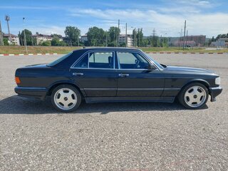 1990 Mercedes-Benz S-Класс 300 II (W126) Рестайлинг, чёрный, 1650000 рублей, вид 3
