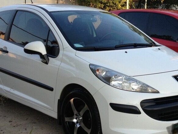 2007 Peugeot 207 I, белый - вид 1