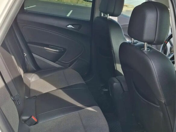 2011 Opel Astra J, белый - вид 7