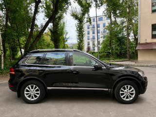 2013 Volkswagen Touareg II, чёрный, 2200000 рублей, вид 3