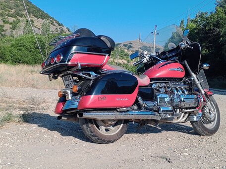 1999 Honda Valkyrie 1500, красный, 600000 рублей, вид 3