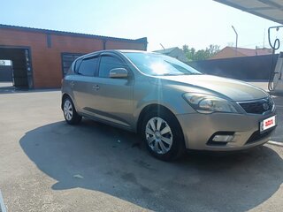 2011 Kia Ceed I Рестайлинг, серебристый, 820000 рублей, вид 2