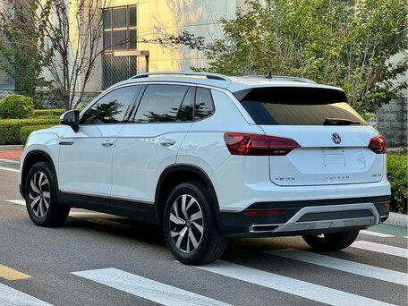 2022 Volkswagen Tayron I Рестайлинг, белый, 2200000 рублей, вид 4