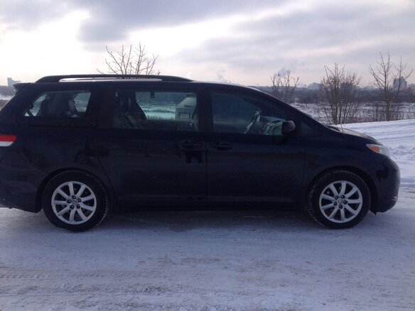 2010 Toyota Sienna III, зелёный, 1516518 рублей - вид 3