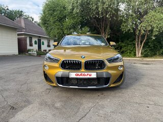 2020 BMW X2 xDrive20i I (F39), золотистый, 2690000 рублей, вид 2