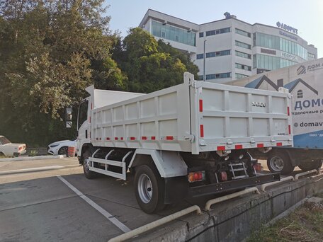 2024 Isuzu Elf (N-series), белый, 6000000 рублей, вид 3
