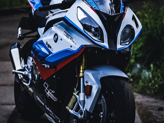 2018 BMW S 1000 RR, белый, 1380000 рублей, вид 1