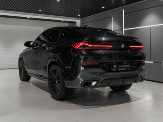 2023 BMW X6 40i III (G06) Рестайлинг, чёрный, 11000000 рублей, вид 4