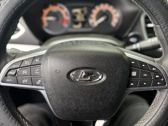 2024 Lada (ВАЗ) Vesta I Рестайлинг (NG), белый, 1390000 рублей - вид 13