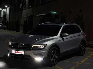 2019 Volkswagen Tiguan II, серебристый, 2650000 рублей, вид 1