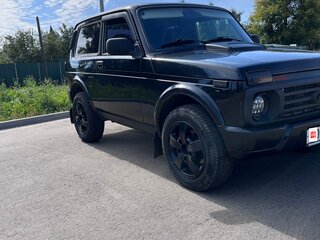 2015 Lada (ВАЗ) 2121 (4x4) Urban I Рестайлинг, чёрный, 460000 рублей, вид 2