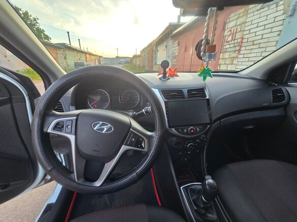 2016 Hyundai Solaris I Рестайлинг, белый, 750000 рублей - вид 7