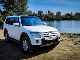 2011 Mitsubishi Pajero IV, белый, 2300000 рублей, вид 1