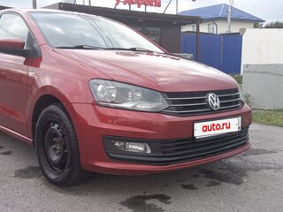 2016 Volkswagen Polo V Рестайлинг, красный, 849000 рублей, вид 3