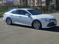 2019 Toyota Camry VIII (XV70), белый, 3750000 рублей