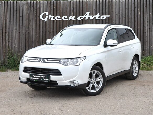2014 Mitsubishi Outlander III, белый