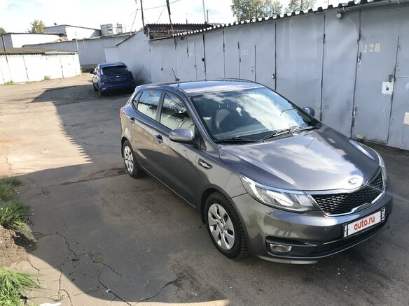 2017 Kia Rio III Рестайлинг, серый - вид 1