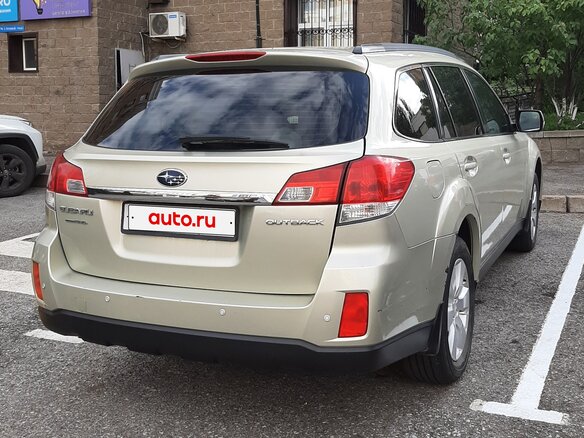 2010 Subaru Outback IV, золотистый, 1349000 рублей - вид 5