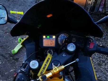 2006 Honda CBR 600F, жёлтый, 445000 рублей, вид 4