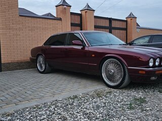 1997 Jaguar XJ Classic Sovereign II (X300), красный, 1650000 рублей, вид 2