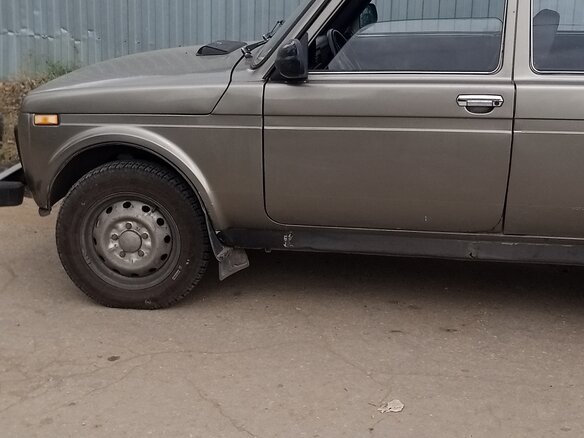 1999 Lada (ВАЗ) 2131 (4x4) I, зелёный, 400000 рублей - вид 2