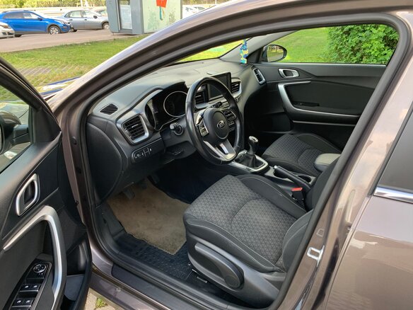 2018 Kia Ceed III, серый, 1315000 рублей - вид 10