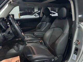 2021 Mini Hatch Cooper III (F55/F56) Рестайлинг 2, серебристый, 2045000 рублей, вид 5