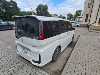 2016 Honda Stepwgn V, белый, 1500000 рублей, вид 5