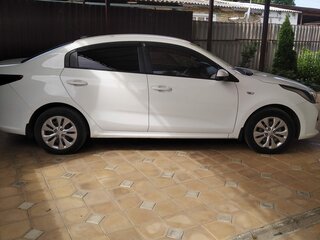 2018 Kia Rio IV, белый, 1350000 рублей, вид 3