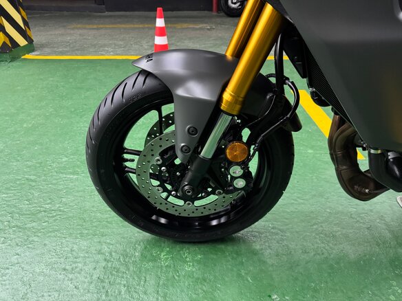 2022 Yamaha MT-09 Tracer (FJ-09), серый, 1325000 рублей - вид 24
