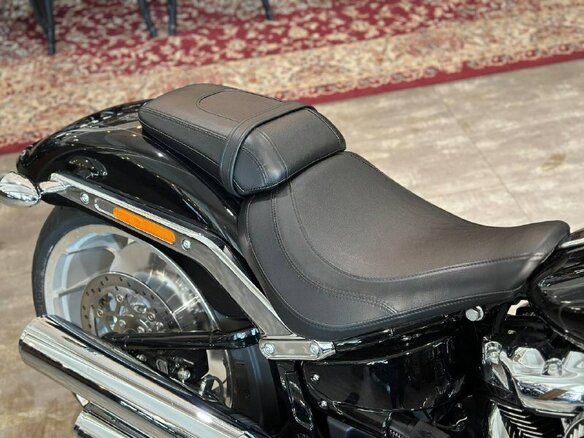 2023 Harley-Davidson Fat Boy, чёрный, 3300000 рублей - вид 8