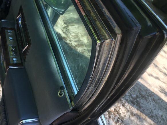 1991 Cadillac Brougham, чёрный, 6999999 рублей - вид 2