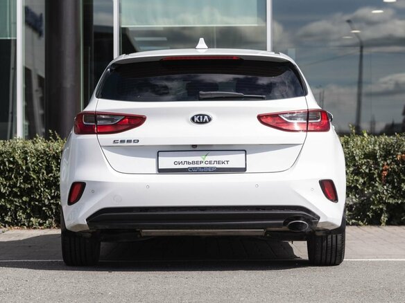 2019 Kia Ceed III, белый - вид 3