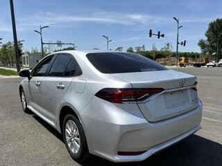 2022 Toyota Corolla XII (E210), серебристый, 1560000 рублей, вид 2