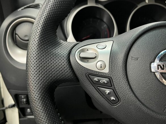 2013 Nissan Juke I, белый - вид 12